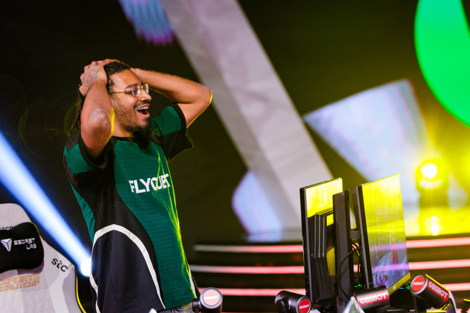 EWC《街霸6》再現提前開香檳,中國選手小孩涉險戰勝Punk